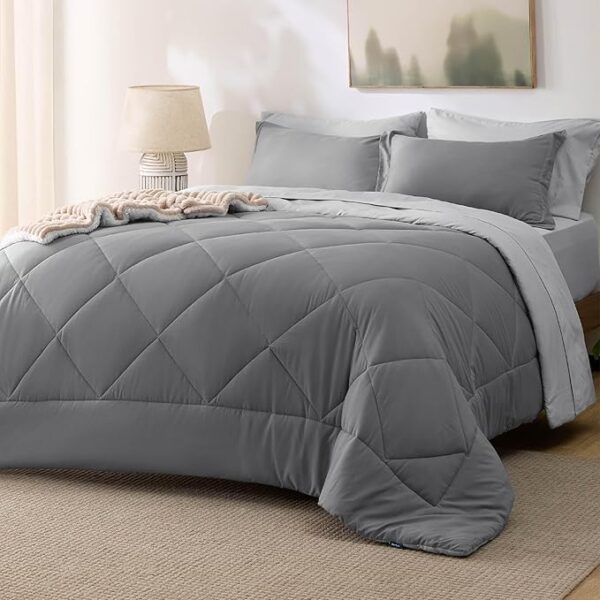 7 Pieces Reversible Grey Bedding